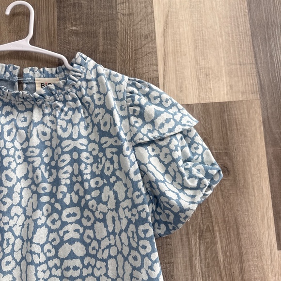 ☀️ blue leopard print top - Picture 2 of 4